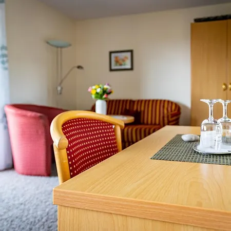 Gaestehaus Hoeferlin Πανσιόν 3*